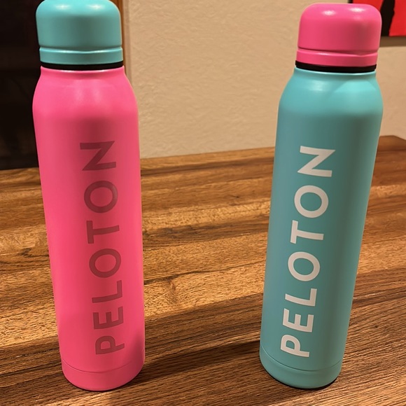 Peloton h2go set of water bottles. BNWT, never used. Pink and blue. - Picture 4 of 5
